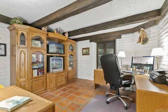 6036 Rainbow Heights Road, Fallbrook CA: https://media.crmls.org/mediaz/539dcbda-1f05-47a2-a5a6-44582407a0a4.jpg