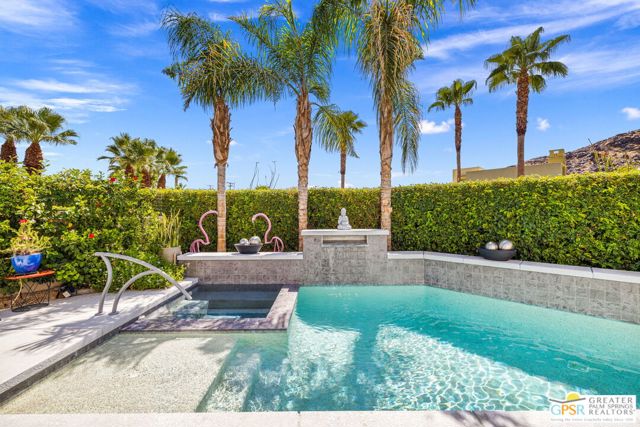 2985 Searchlight Lane, Palm Springs CA: https://media.crmls.org/mediaz/539f34bb-ce96-40e9-810e-756ca7649263.jpg