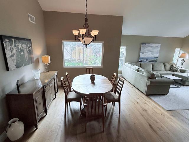 Detail Gallery Image 10 of 37 For 3515 Calle Gavanzo, Carlsbad,  CA 92009 - 4 Beds | 3/1 Baths