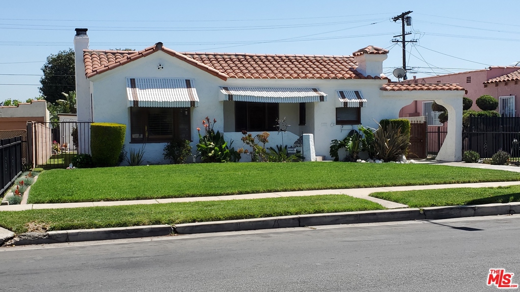 8740 S Hobart Boulevard, Los Angeles, CA 90047