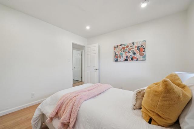 1284 Mandarin Drive, Sunnyvale CA: https://media.crmls.org/mediaz/53a08d58-c66e-4a41-a4f5-414bafc9760c.jpg