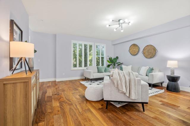 2560 Saffron Way, Mountain View CA: https://media.crmls.org/mediaz/53a13406-94c5-43fe-be55-271531206d11.jpg