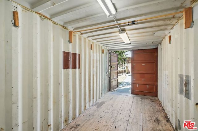 1527 Bainum Drive, Topanga CA: https://media.crmls.org/mediaz/53a14b5b-e00e-4cc2-9897-b2645ed6e8b8.jpg