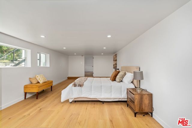 224 N Bundy Drive, Los Angeles CA: https://media.crmls.org/mediaz/53a19bfd-4ec0-4e66-a7e0-ba6950463363.jpg