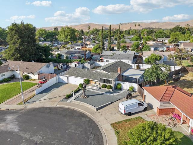 4273 Glazier Court, Concord CA: https://media.crmls.org/mediaz/53a213e4-081a-4e5d-8f4f-170bdadcee61.jpg