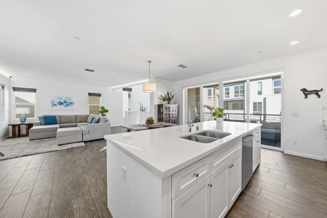 8337 Summit way, San Diego CA: https://media.crmls.org/mediaz/53a25fc7-57c3-43e5-b33f-7240fe4d380a.jpg