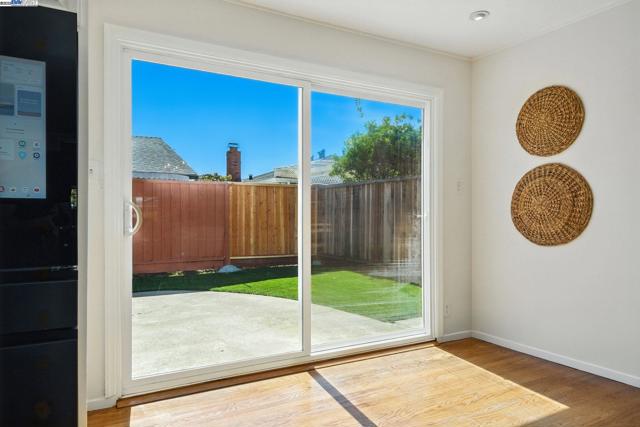 420 Camden Rd, Alameda CA: https://media.crmls.org/mediaz/53a2ca99-db1e-45d4-b142-d564ffb100f4.jpg