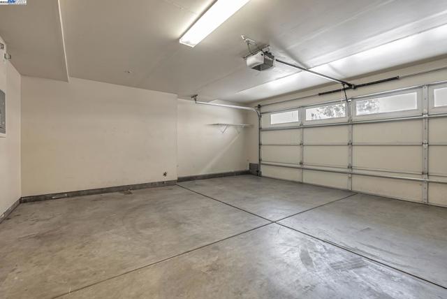 4432 Hyde Cmn, Fremont CA: https://media.crmls.org/mediaz/53a4ac8f-b369-462d-a900-a55332a4c86b.jpg
