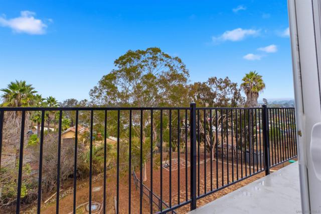 490 Lado De Loma Dr #1-4, Vista CA: https://media.crmls.org/mediaz/53a4f579-b49c-4d05-9926-93b0f535565a.jpg