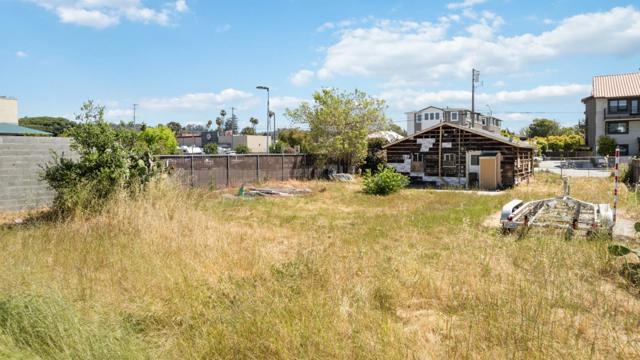 719 Darwin Street, Santa Cruz CA: https://media.crmls.org/mediaz/53a5d70d-9193-4b9d-bcf6-9abfa1afc949.jpg