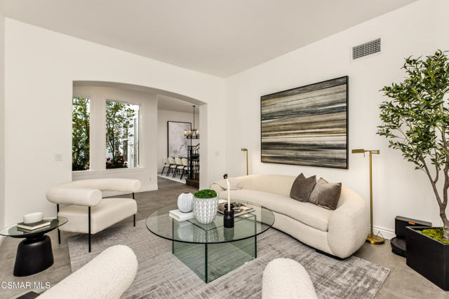 6072 Mandeville Place, Oak Park CA: https://media.crmls.org/mediaz/53a65473-8ace-4fa5-b68e-8b994b4fcceb.jpg