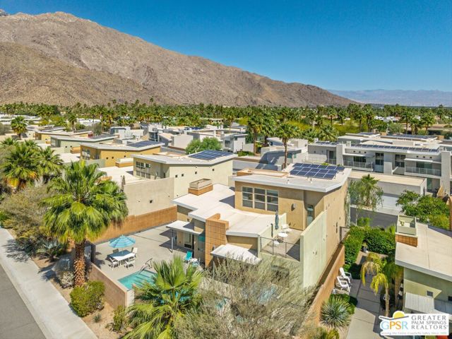 941 Oceo Circle, Palm Springs CA: https://media.crmls.org/mediaz/53a6c921-4de0-41da-be3a-83063e6784b1.jpg