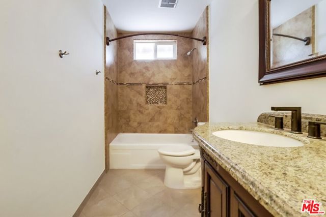 687 Mount Carmel Drive, Claremont CA: https://media.crmls.org/mediaz/53a718cd-62b6-4a12-b20f-c5350f84b411.jpg