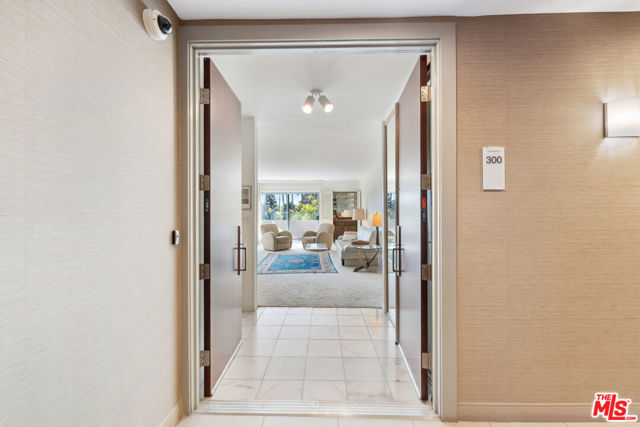 Drew Fenton | 836 S Bundy Drive Los Angeles CA | MLS: 7113379
