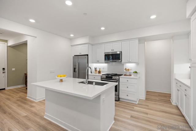 1400 Lasso Way, Rancho Mission Viejo CA: https://media.crmls.org/mediaz/53a8a732-13ba-4a90-b24f-9d2b76801f4b.jpg