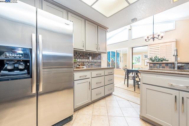 33036 Soquel St, Union City CA: https://media.crmls.org/mediaz/53a91f56-bc64-4332-a9d7-1bae1ed64f0b.jpg