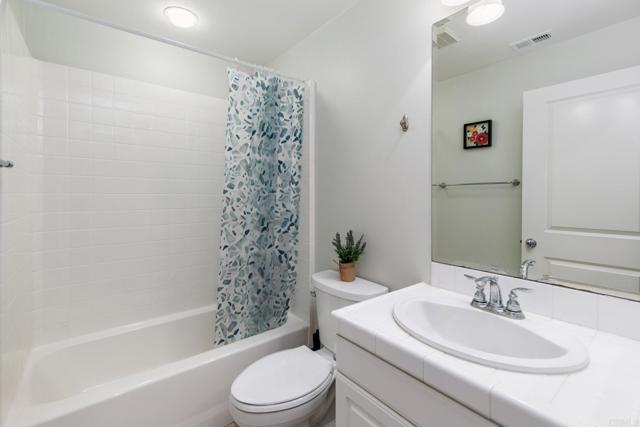 4368 Nautilus Way, Oceanside CA: https://media.crmls.org/mediaz/53a9e310-0fcd-4e77-9d08-79a1a4ab395f.jpg