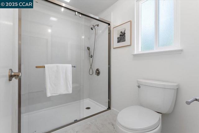115 Saint Jean Ct, Danville CA: https://media.crmls.org/mediaz/53aaa35e-8179-49ec-ae9a-021defd24b52.jpg
