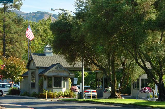 1873 Golden Rain Rd., Walnut Creek CA: https://media.crmls.org/mediaz/53aab524-3be1-47b5-b621-c29b1b3c13f1.jpg