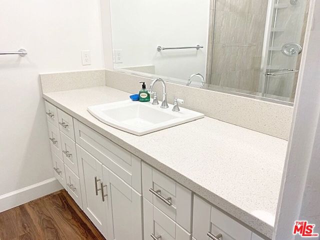 25 Falcon Avenue, Long Beach CA: https://media.crmls.org/mediaz/53ab9479-34cd-4308-917b-623ab242e547.jpg