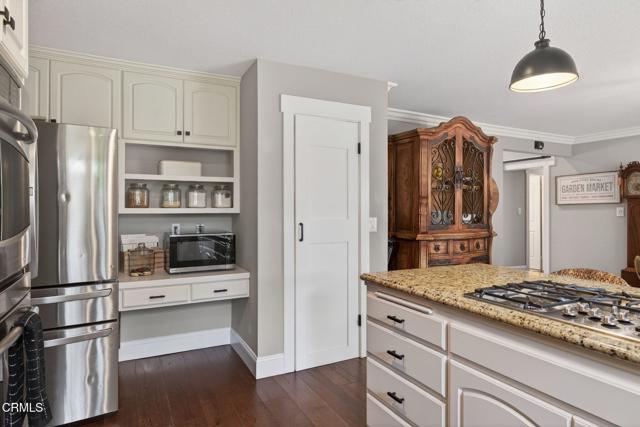 Detail Gallery Image 14 of 61 For 285 Siesta Ave, Thousand Oaks,  CA 91360 - 5 Beds | 3 Baths