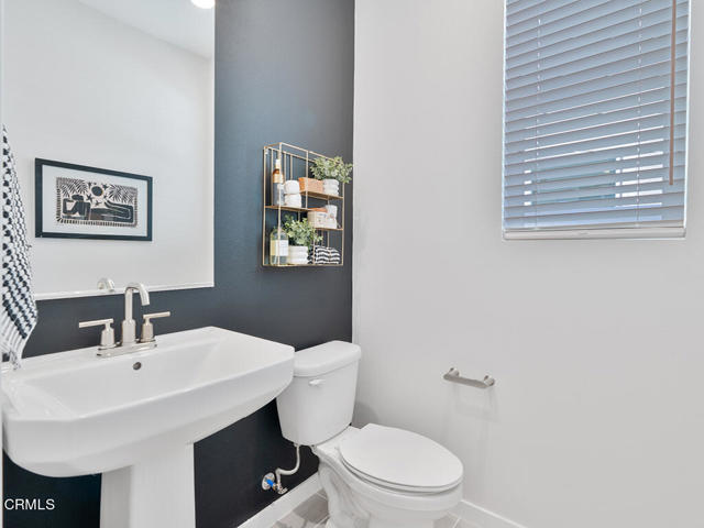 Detail Gallery Image 10 of 25 For 3822 Silvergrass Ln, Piru,  CA 93040 - 3 Beds | 2/1 Baths