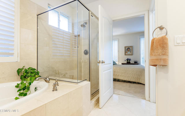 20769 Lugano Way, Porter Ranch CA: https://media.crmls.org/mediaz/53ac866c-47fd-4884-8089-df37457cfc35.jpg
