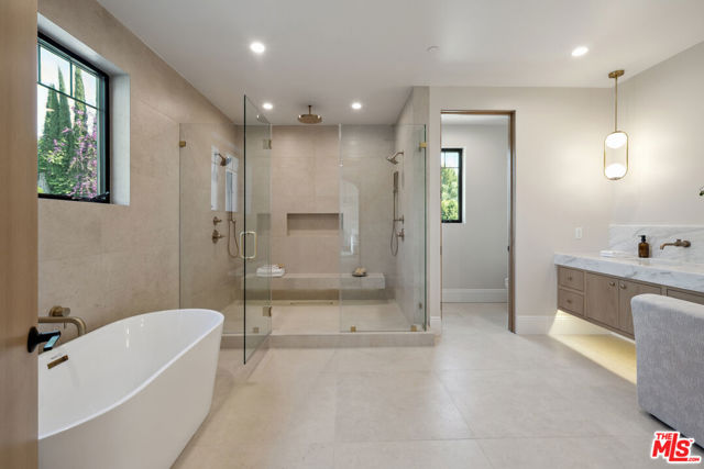 5036 Woodley Avenue, Encino CA: https://media.crmls.org/mediaz/53ad04f8-2b7f-4b2c-a65a-cd97a7b7a66b.jpg