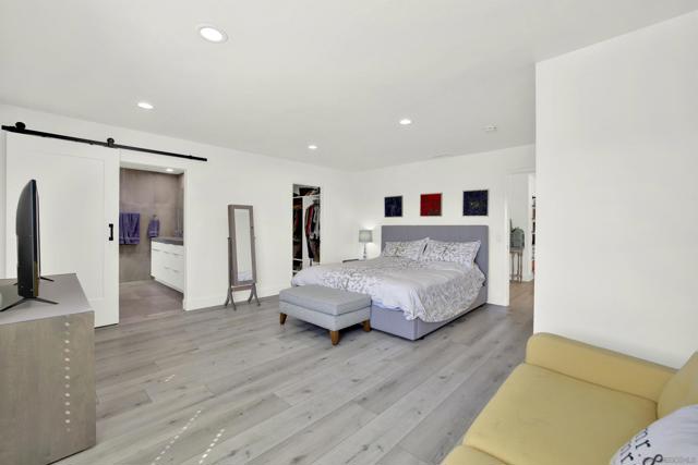 17351 Saint Andrews Dr, Poway CA: https://media.crmls.org/mediaz/53ad164d-d592-4571-ba31-d3f1910b9420.jpg