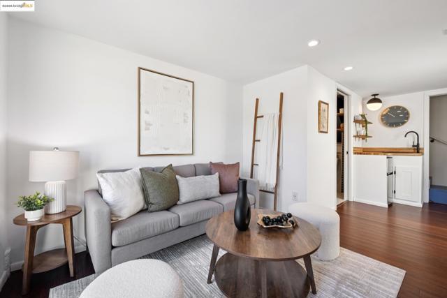 6338 Arlington Blvd, Richmond CA: https://media.crmls.org/mediaz/53af5c54-46a7-4b1d-9b87-1bd39e7c8e5f.jpg