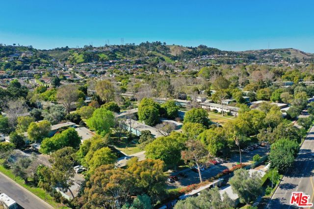 5112 Village photo 4