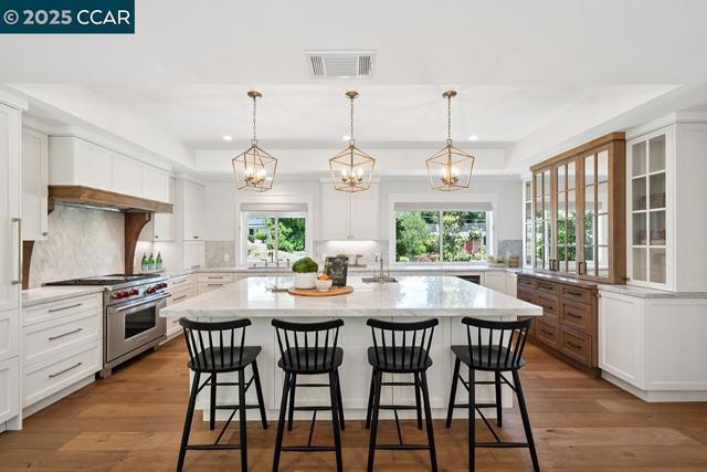 3108 Del Oceano Dr, Lafayette CA: https://media.crmls.org/mediaz/53b0169a-76ba-4d0e-a115-7b1224ea5286.jpg