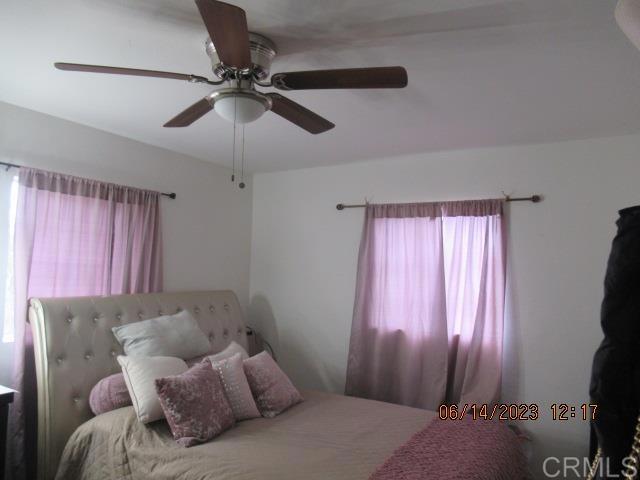 Detail Gallery Image 4 of 18 For 112 Country Club Dr, Chula Vista,  CA 91911 - 4 Beds | 3 Baths