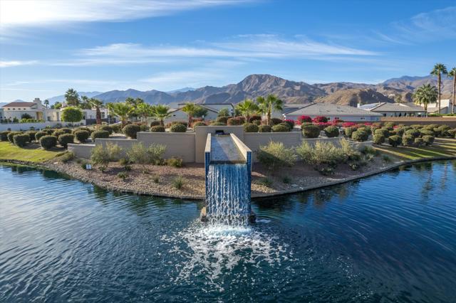 69350 Las Gardenias, Cathedral City CA: https://media.crmls.org/mediaz/53b0ea21-76c1-4d32-bb9a-ebd372f11399.jpg