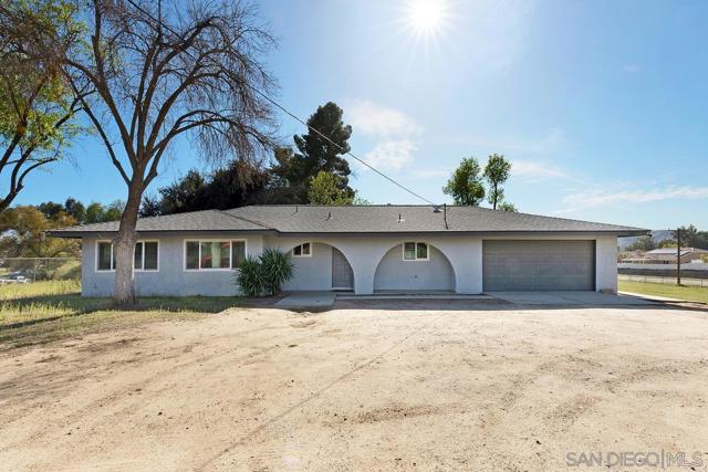 24567 Adams Ave, Murrieta CA: https://media.crmls.org/mediaz/53b11f73-a3e0-42d7-84d3-9c15c625052f.jpg