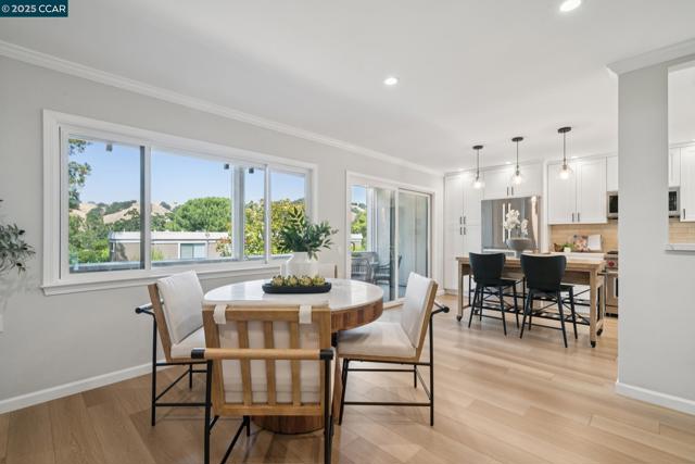 1150 Canyonwood Court, Walnut Creek CA: https://media.crmls.org/mediaz/53b13dc2-b925-4570-8e21-8dea5868172b.jpg