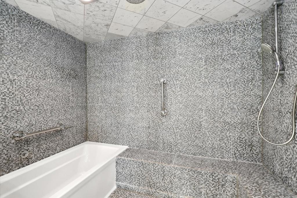 https://media.crmls.org/mediaz/53b1b529-3f69-466e-9abf-602088f10061.jpg?preset=X-Large