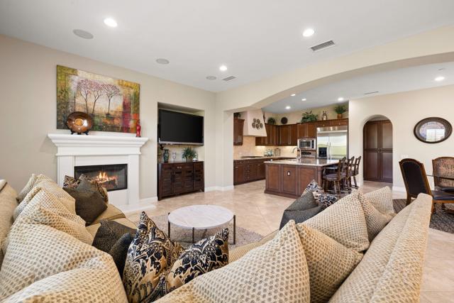 81840 Contento Street, La Quinta CA: https://media.crmls.org/mediaz/53b32b70-28c6-4bac-9a7f-cdf07165d4b3.jpg