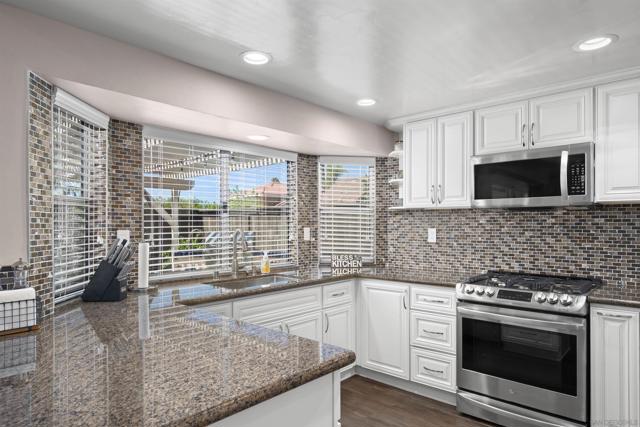 2208 Runabout Place, El Cajon CA: https://media.crmls.org/mediaz/53b34c9a-1ab6-484a-b034-8c401803564a.jpg