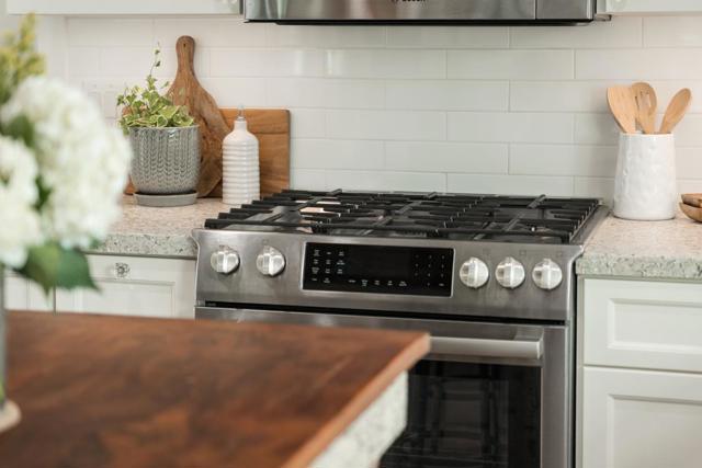 430 Hillcrest Drive, Aptos CA: https://media.crmls.org/mediaz/53b358a2-a7ee-4097-ad5d-4f151726c38f.jpg