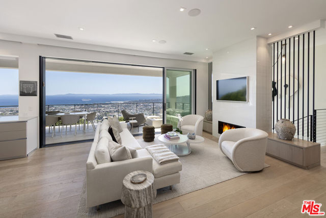 945 Arbolado Road, Santa Barbara CA: https://media.crmls.org/mediaz/53b3ad2a-2e88-45af-9185-ce7b530955d5.jpg