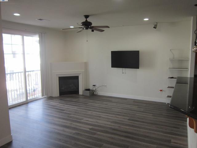 Image 4 of 26 For 4222 Clarinbridge Cir