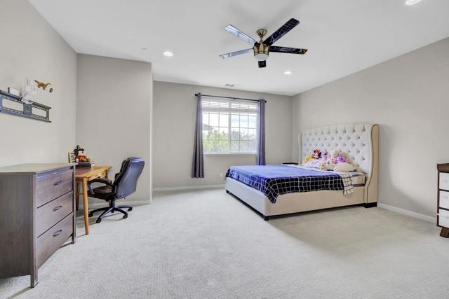 7934 Spanish Oak Circle, Gilroy CA: https://media.crmls.org/mediaz/53b3db7b-7e13-4853-97a4-617603be0b1a.jpg