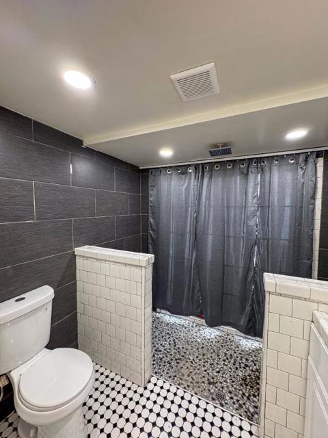 Image 10 of 14 For 990 Arcade Boulevard