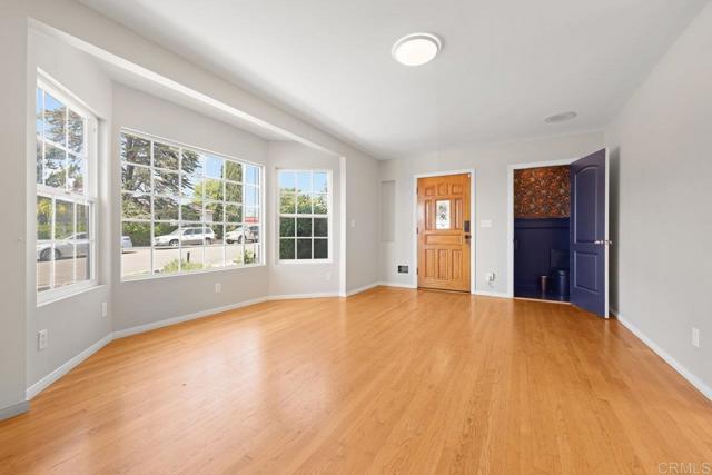 Detail Gallery Image 10 of 61 For 6929 Wyoming Ave, La Mesa,  CA 91942 - 3 Beds | 2/1 Baths