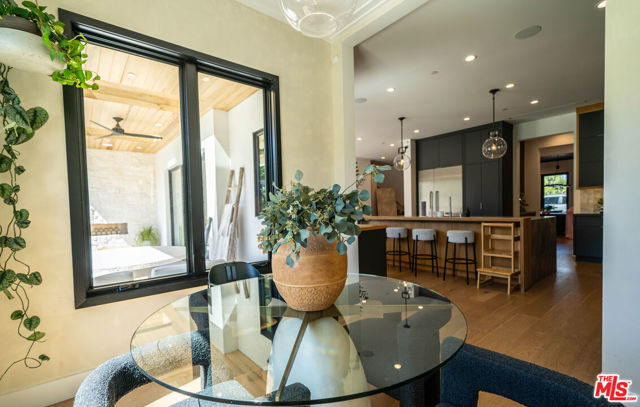 18938 Wells Drive, Tarzana CA: https://media.crmls.org/mediaz/53b42b5e-0f67-4484-ac60-482d0243902b.jpg