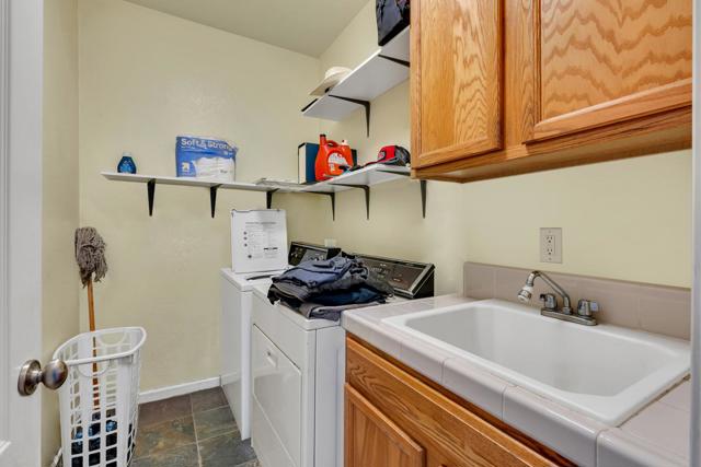 2231 Racquet Club Drive, Los Banos CA: https://media.crmls.org/mediaz/53b43b2e-7436-4e7c-9749-c5807f12897f.jpg
