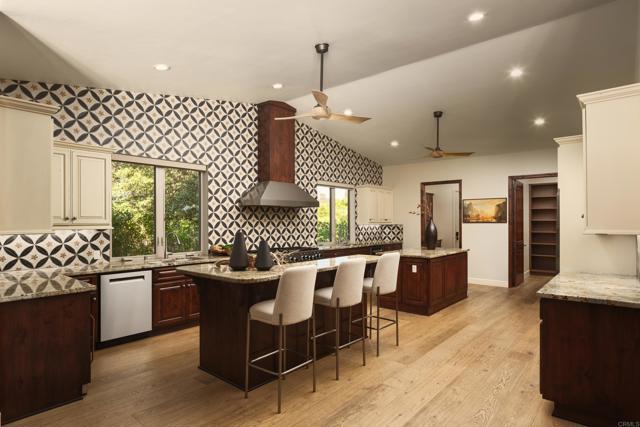 Image 9 of 39 For 15731 Via De Santa Fe