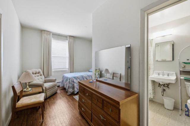 3900 Balboa Street, San Francisco CA: https://media.crmls.org/mediaz/53b4edb5-a2fb-4a88-8b8d-4e66ca0ea189.jpg