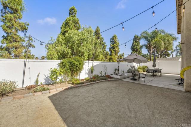 4867 Seascape Drive, Oceanside CA: https://media.crmls.org/mediaz/53b5ece7-0615-4131-8919-e64d81029738.jpg